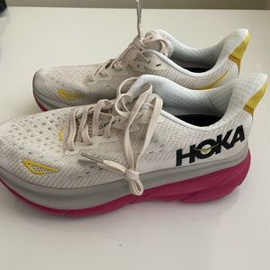 Hoka Clifton 9